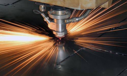 Гибка и лазерная резка - наиболее распространенные способы обработки металла.